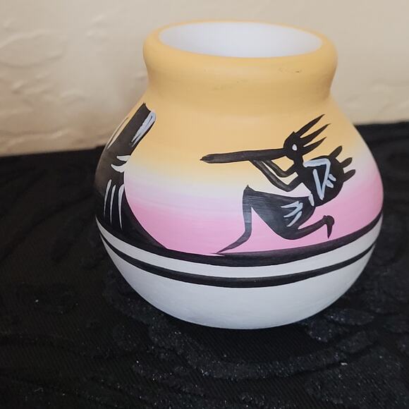 Mini Ceramic Pot. Signed Elsiel Dine ; Southwestern Pottery; Folk Art; 2" - Picture 1 of 6